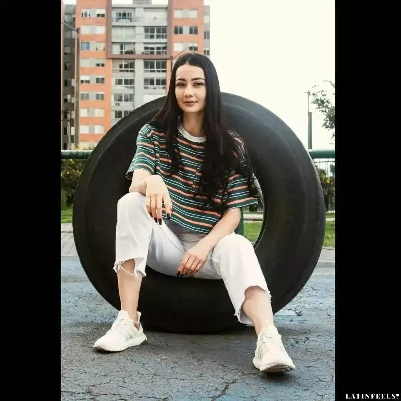 Evelin Profile image 2