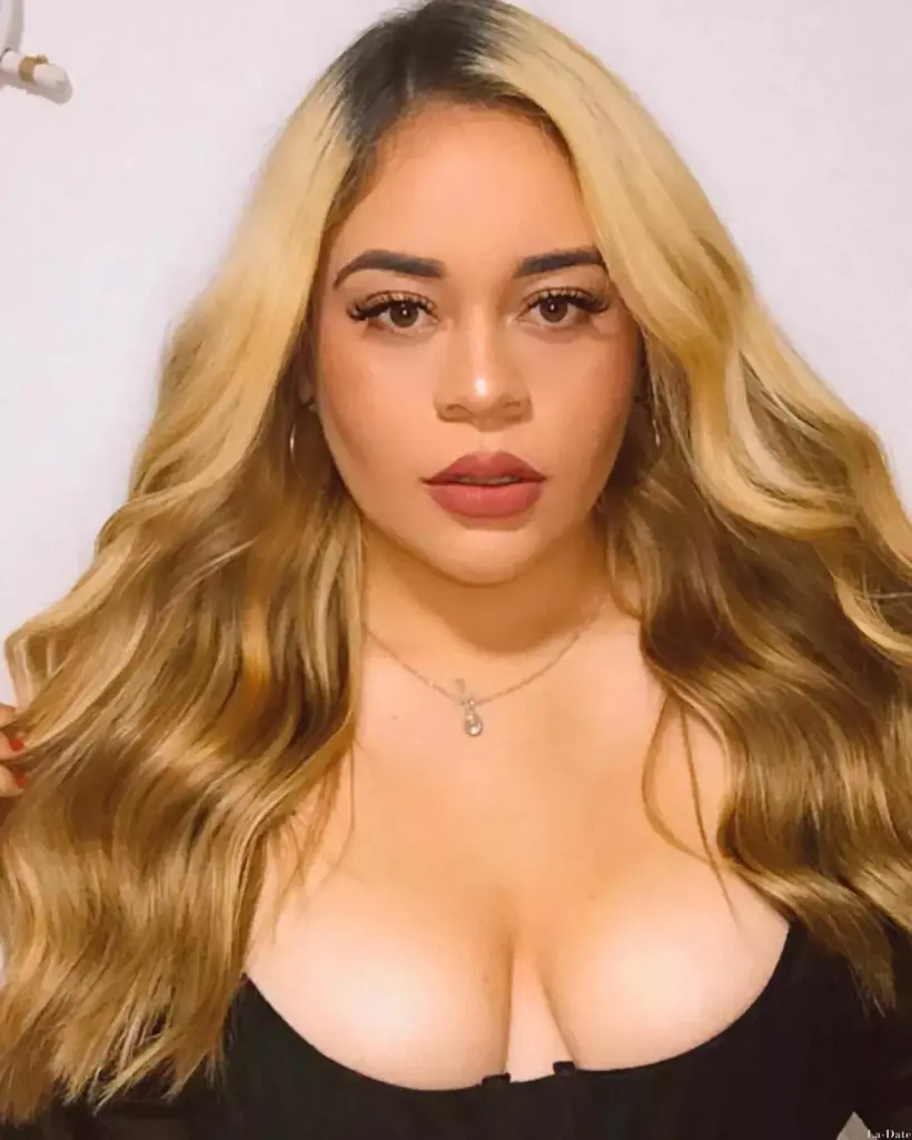 Veronica Profile image 3
