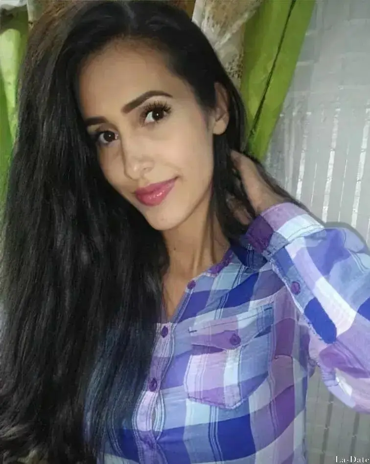 Karolina Profile image 1