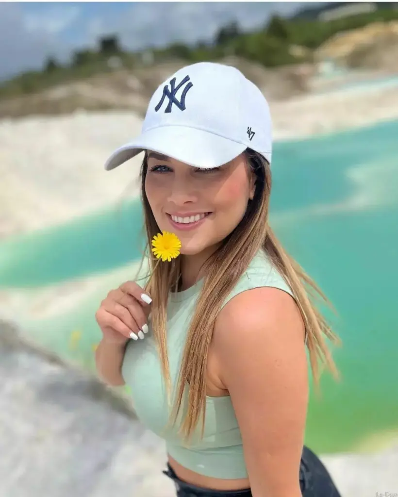 Alejandra Profile image 3