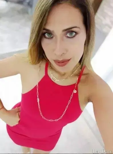 Daniela Profile image 4