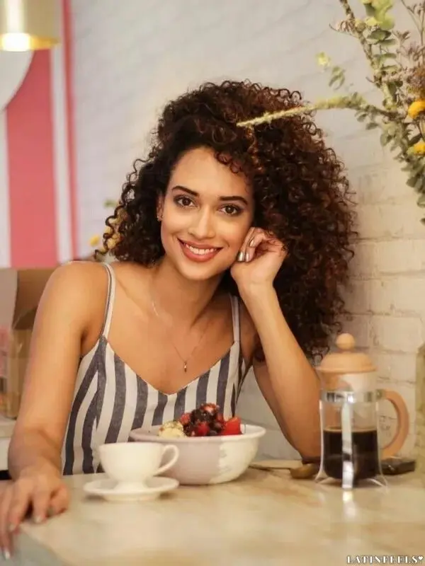 Maria Profile image 2