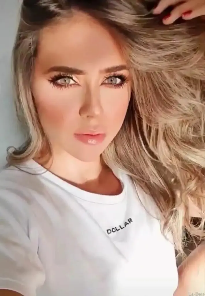 Paula Profile image 3