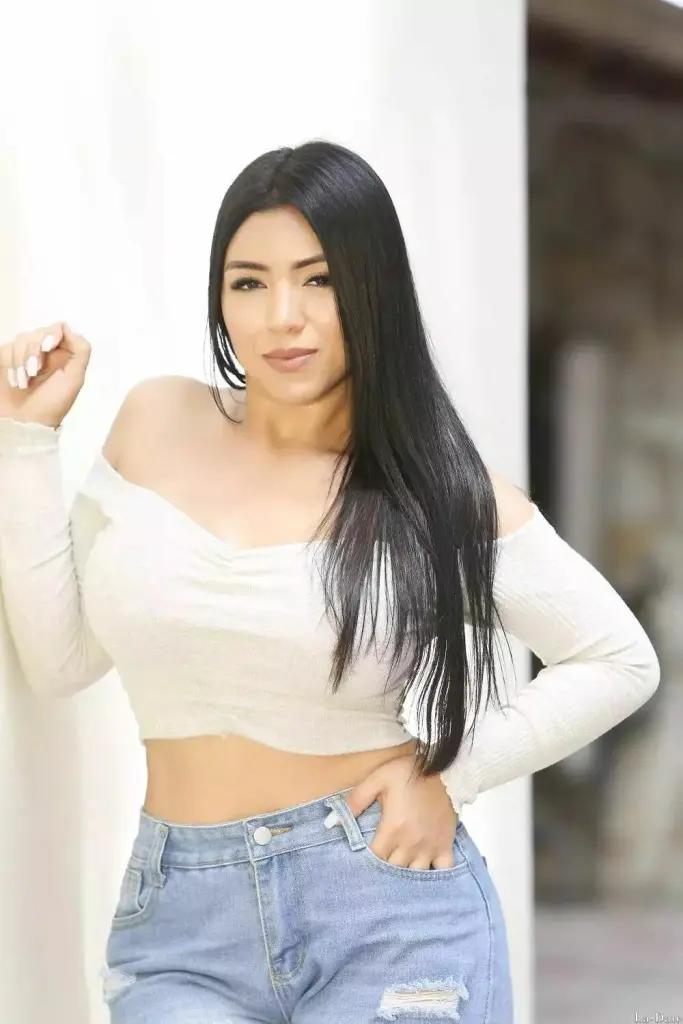 Martinez Profile image 4
